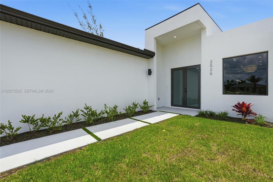 Exterior details and patio area of a home in , Cape Coral (Image 25). Exterior details and patio area of a home in , Cape Coral (Image 25).