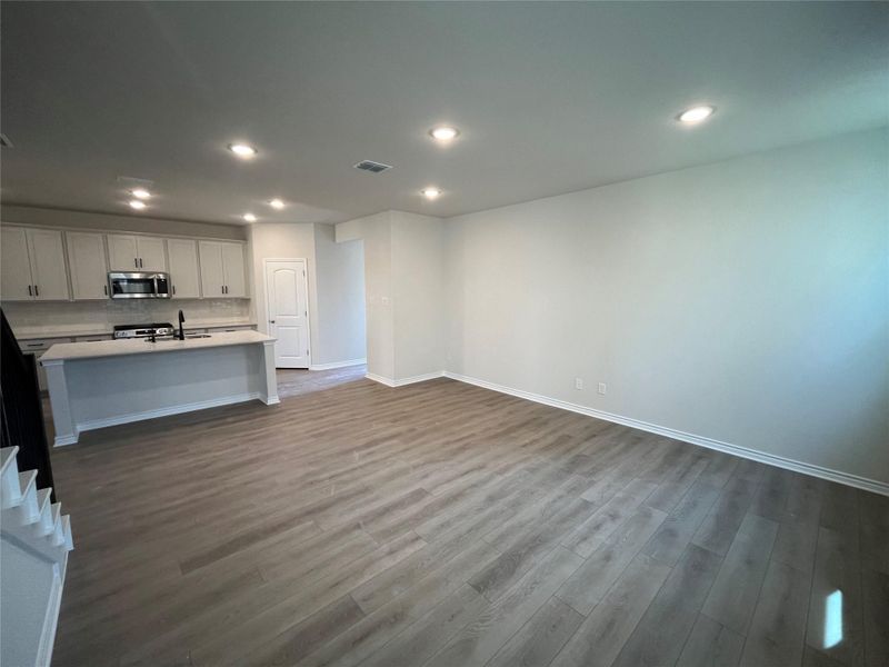 Spacious, unfurnished interior of a new home in Lariat, Liberty Hill (Image 17).