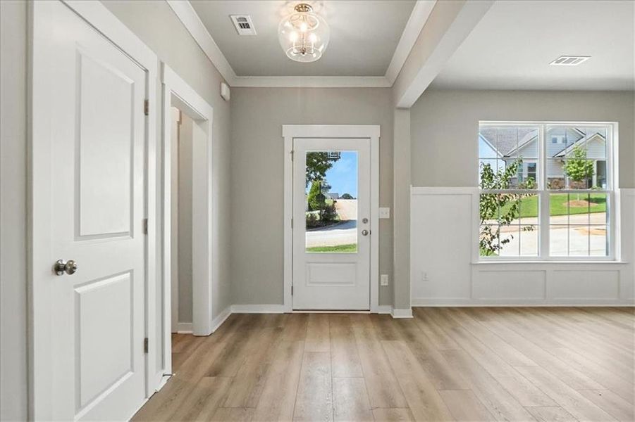 Spacious, unfurnished interior of a new home in , Jefferson (Image 23).