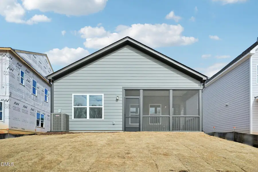 39-web-or-mls-Emeline Wy-S2402-039r