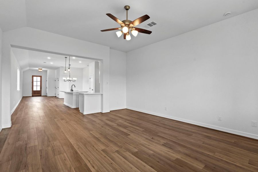 This home boasts a spacious open concept layout that combines the best of modern design and comfort for everyday living. This home boasts a spacious open concept layout that combines the best of modern design and comfort for everyday living.