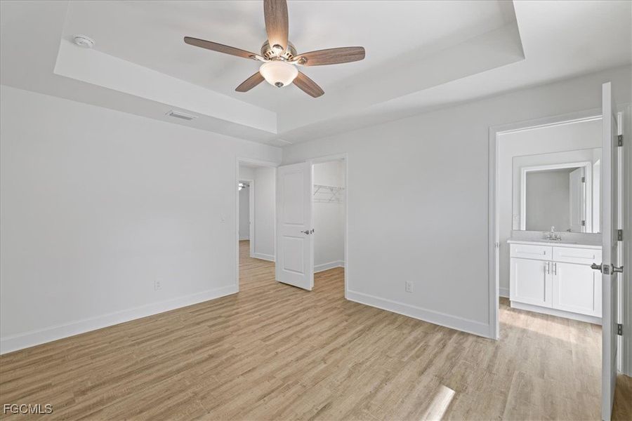 Spacious, unfurnished interior of a new home in Cape Coral, Cape Coral (Image 29).