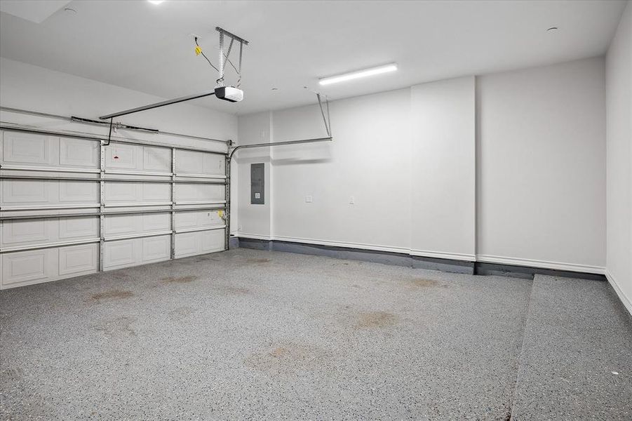 Spacious, unfurnished interior of a new home in , Addison (Image 33).