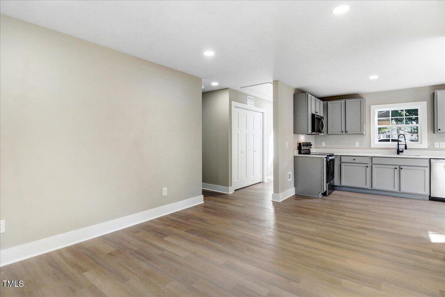 20-1201 Crawford St S-20 20-1201 Crawford St S-20