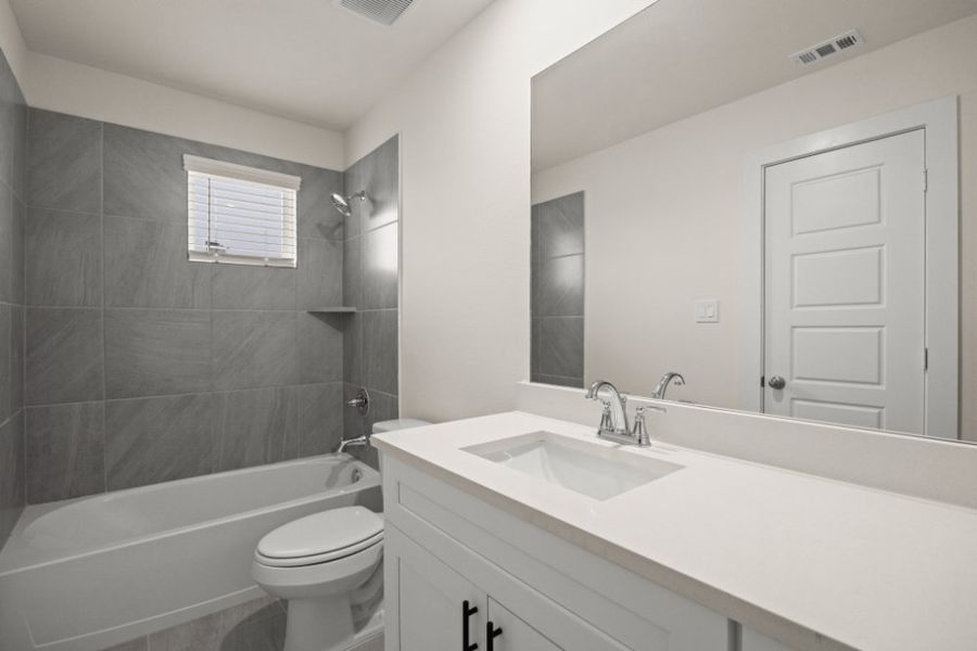 Furnished interior view inside a new home in Creekhaven, Rosharon (Image 9).