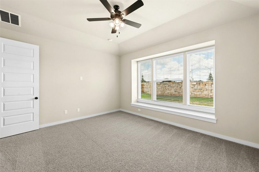 Spacious, unfurnished interior of a new home in East View Farms, Georgetown (Image 18).