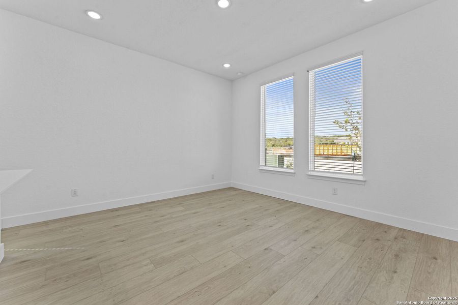 Spacious, unfurnished interior of a new home in , New Braunfels (Image 26).