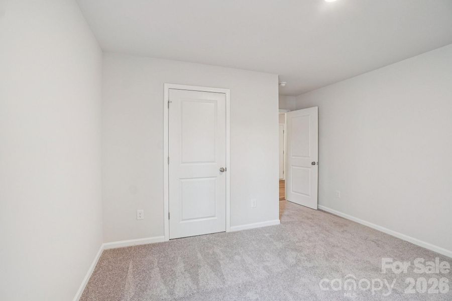 Spacious, unfurnished interior of a new home in Frey Creek, Spartanburg (Image 11).