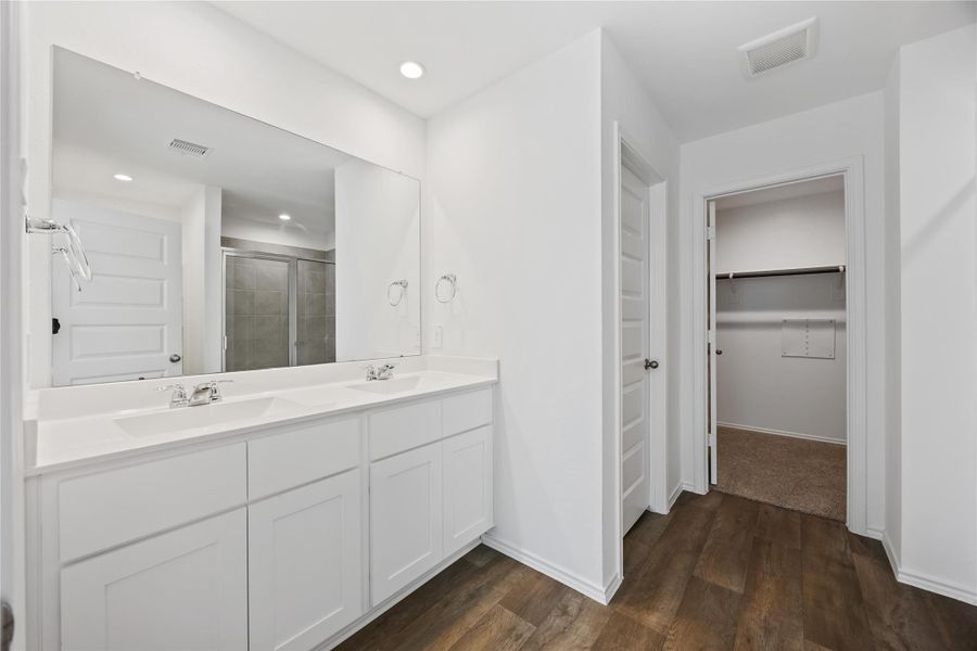 Furnished interior view inside a new home in Tamarron, Fulshear (Image 10).