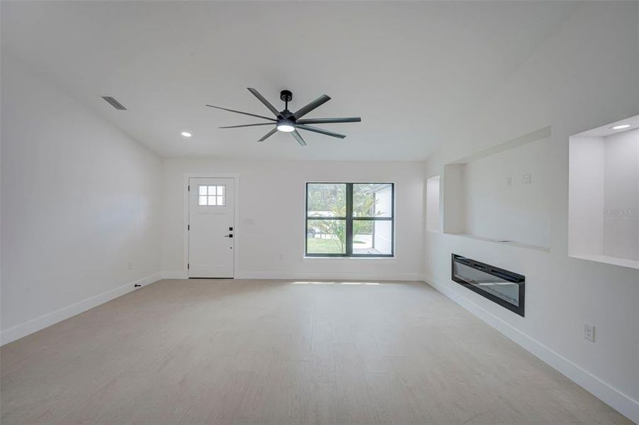 Spacious, unfurnished interior of a new home in , Port Charlotte (Image 18). Spacious, unfurnished interior of a new home in , Port Charlotte (Image 18).