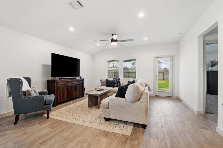 Image 14 of a home in Raintree. Image 14 of a home in Raintree.