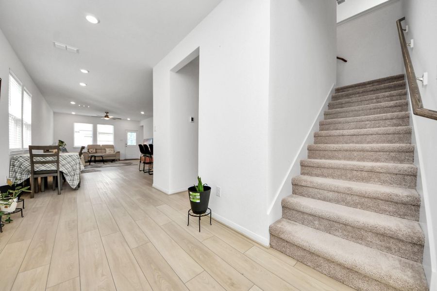 Spacious, unfurnished interior of a new home in , Missouri City (Image 20). Spacious, unfurnished interior of a new home in , Missouri City (Image 20).