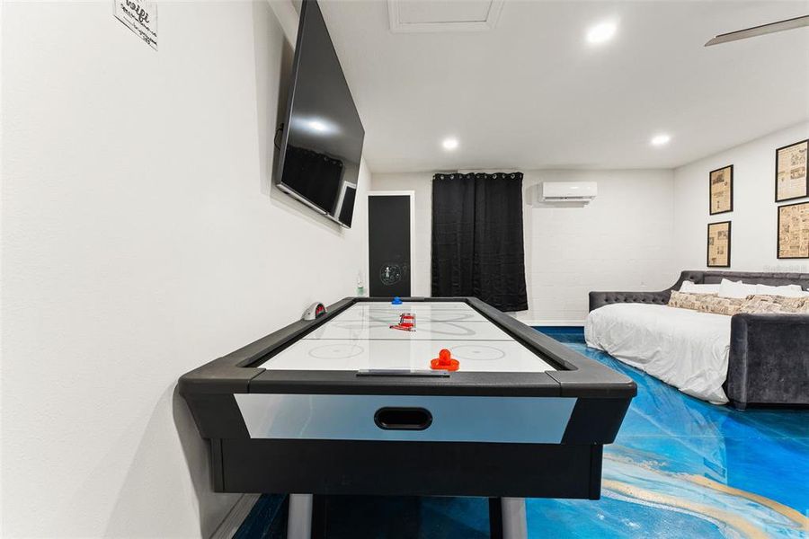 Furnished interior view inside a new home in , Spring Hill (Image 33).