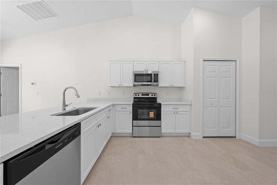 Furnished interior view inside a new home in , Yeehaw Junction (Image 15).