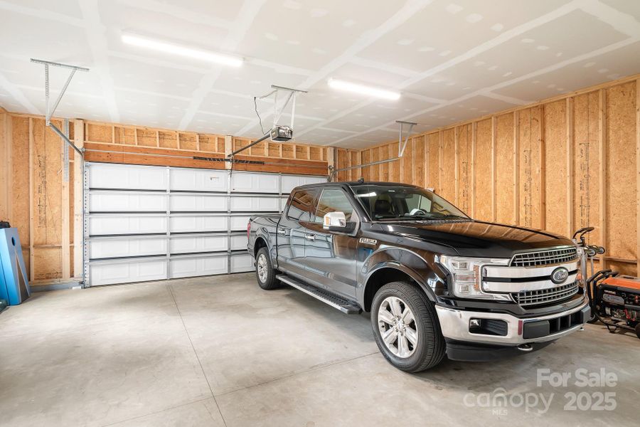 Image 33 of a home in .