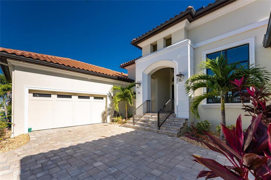 Exterior details and patio area of a home in , Port Charlotte (Image 38).