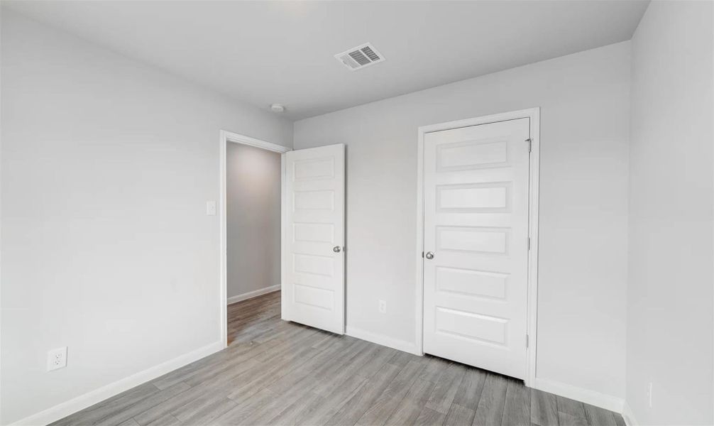 Spacious, unfurnished interior of a new home in , Lufkin (Image 13).