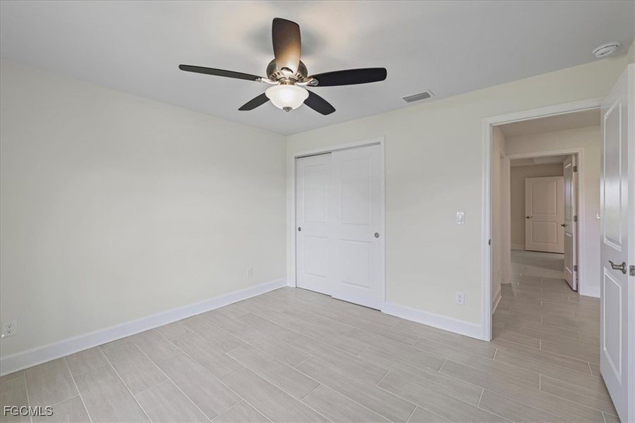 Spacious, unfurnished interior of a new home in Cape Coral, Cape Coral (Image 28).