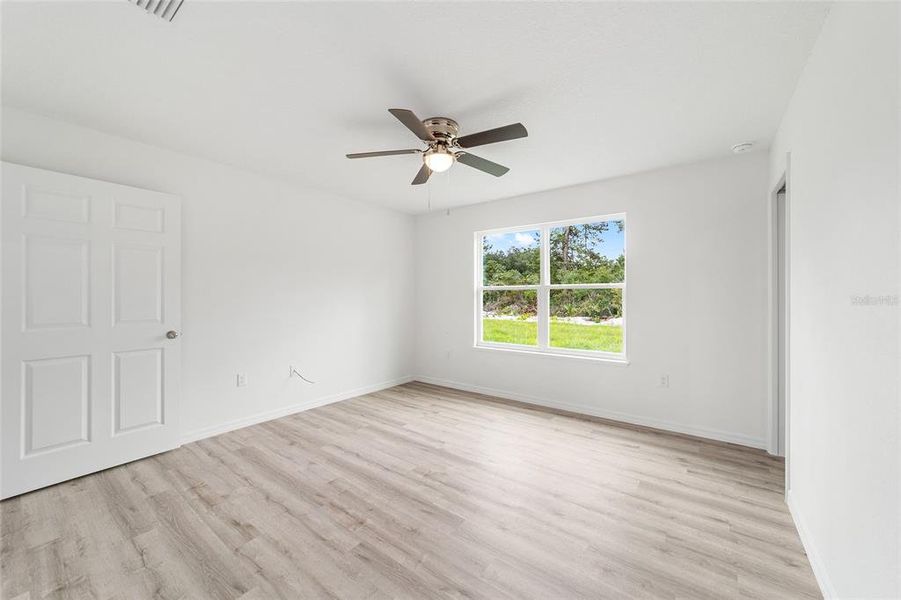 Spacious, unfurnished interior of a new home in , Dunnellon (Image 56).