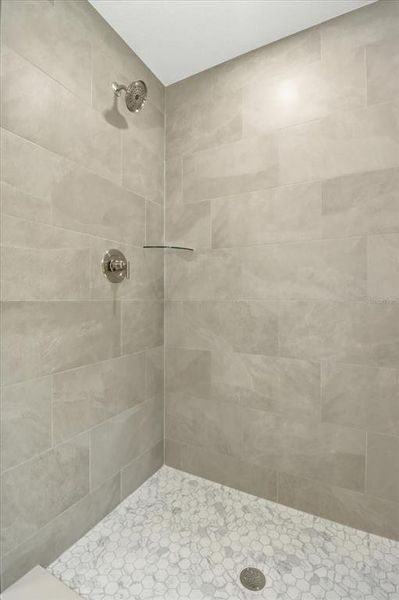 Close-up of interior finishes inside a home in , Dunnellon (Image 12).