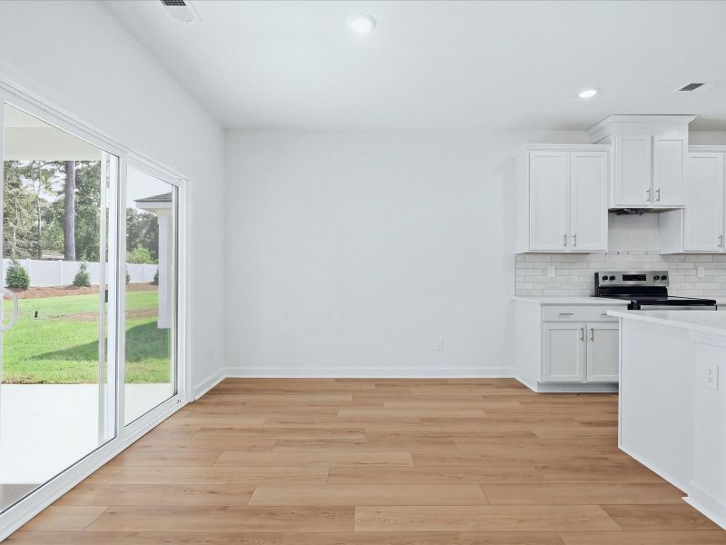 Spacious, unfurnished interior of a new home in Crown Pointe, Georgetown (Image 7).