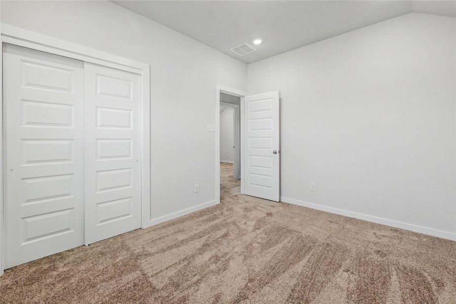 Spacious, unfurnished interior of a new home in Glendale Lakes, Arcola (Image 39). Spacious, unfurnished interior of a new home in Glendale Lakes, Arcola (Image 39).