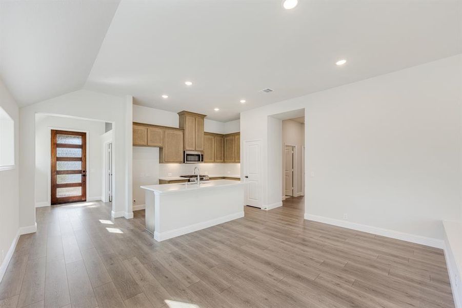 Spacious, unfurnished interior of a new home in Arcadia Trails Classic 50, Balch Springs (Image 18).