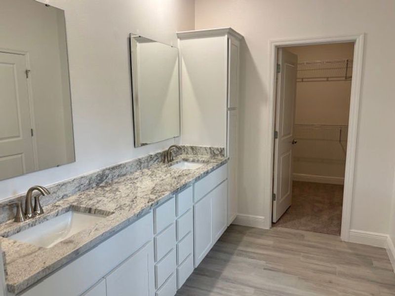 Furnished interior view inside a new home in Port St. Lucie, Port St. Lucie (Image 6).