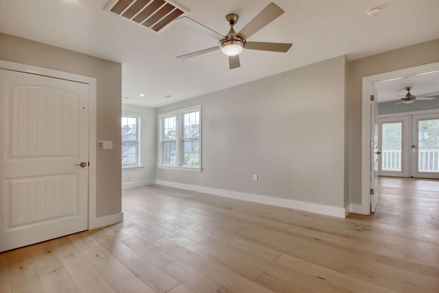 Spacious, unfurnished interior of a new home in , Georgetown (Image 37).