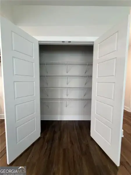 Spacious, unfurnished interior of a new home in , Lovejoy (Image 8).