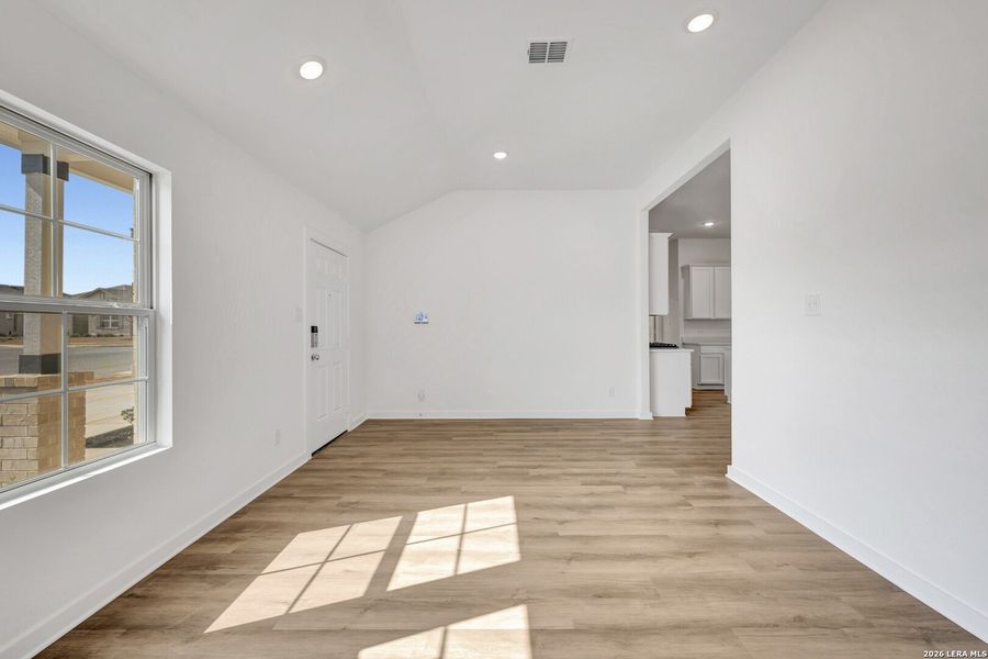 Spacious, unfurnished interior of a new home in Winding Brook, San Antonio (Image 37). Spacious, unfurnished interior of a new home in Winding Brook, San Antonio (Image 37).