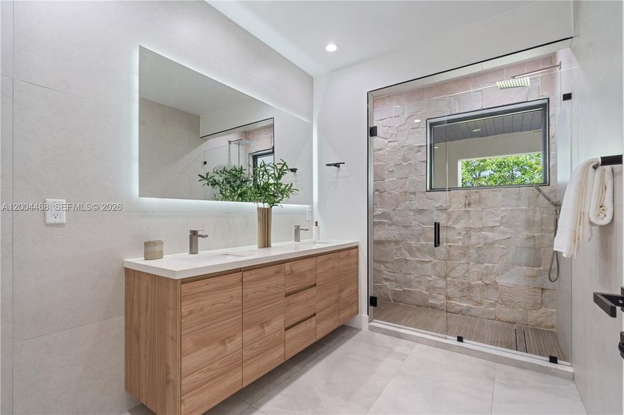 Furnished interior view inside a new home in , Fort Lauderdale (Image 29).