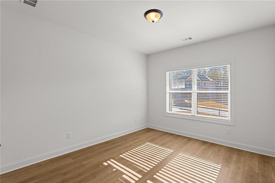 Spacious, unfurnished interior of a new home in Red Oak Ridge, Loganville (Image 18).