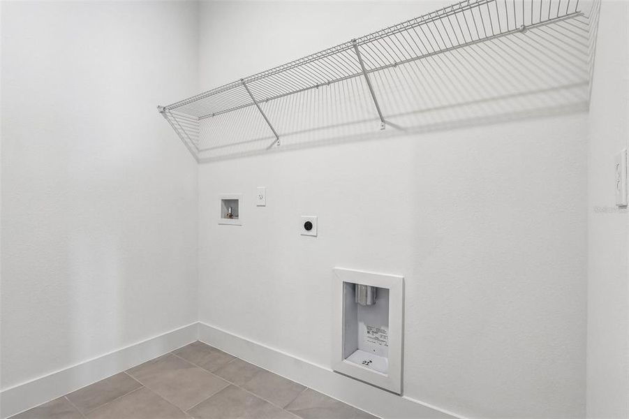 Spacious, unfurnished interior of a new home in Lakeside at Satilla, St. Cloud (Image 24).