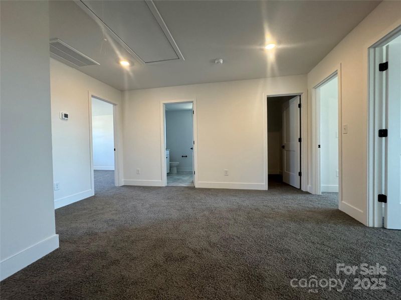 Spacious, unfurnished interior of a new home in Kerns Ridge, Salisbury (Image 19).