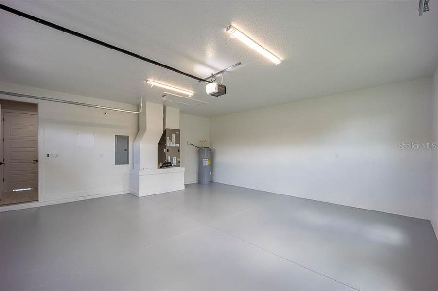Spacious, unfurnished interior of a new home in , St. Cloud (Image 38).