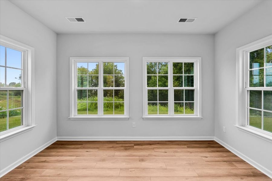Spacious, unfurnished interior of a new home in Fieldstone, Lexington (Image 22).