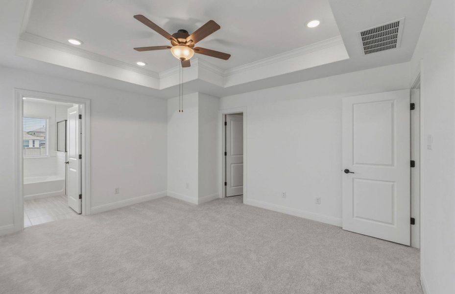 Spacious, unfurnished interior of a new home in Horizon Lake, Leander (Image 17).
