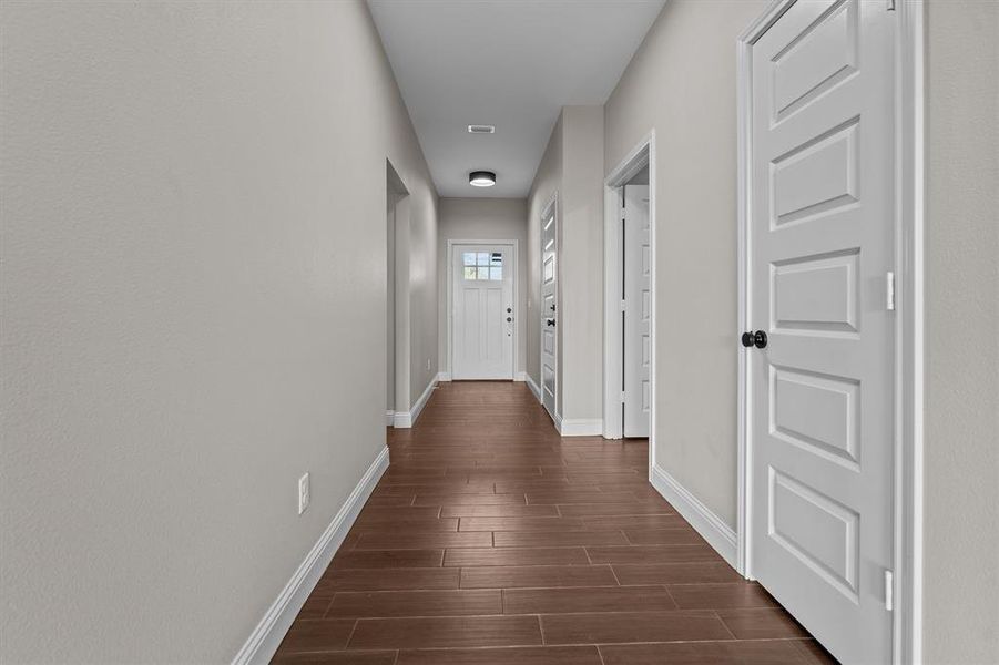 Spacious, unfurnished interior of a new home in , Lindale (Image 16). Spacious, unfurnished interior of a new home in , Lindale (Image 16).