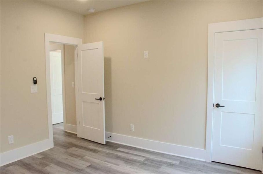 Spacious, unfurnished interior of a new home in , Mansfield (Image 34).