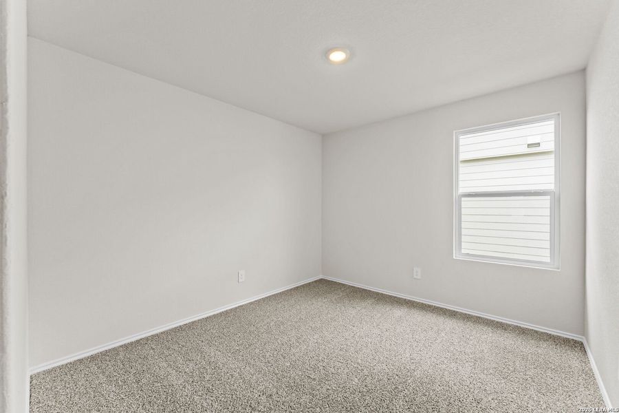 Spacious, unfurnished interior of a new home in Swenson Heights, Seguin (Image 16).