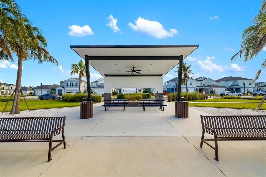 Community amenities in Broadleaf, Parrish (Image 24).