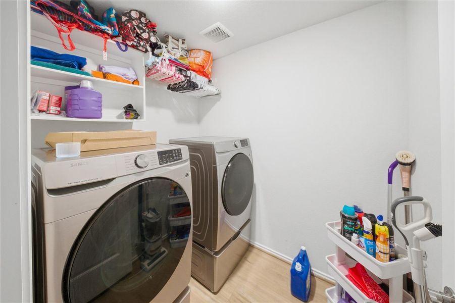 Furnished interior view inside a new home in Sierra Vista, Iowa Colony (Image 24).