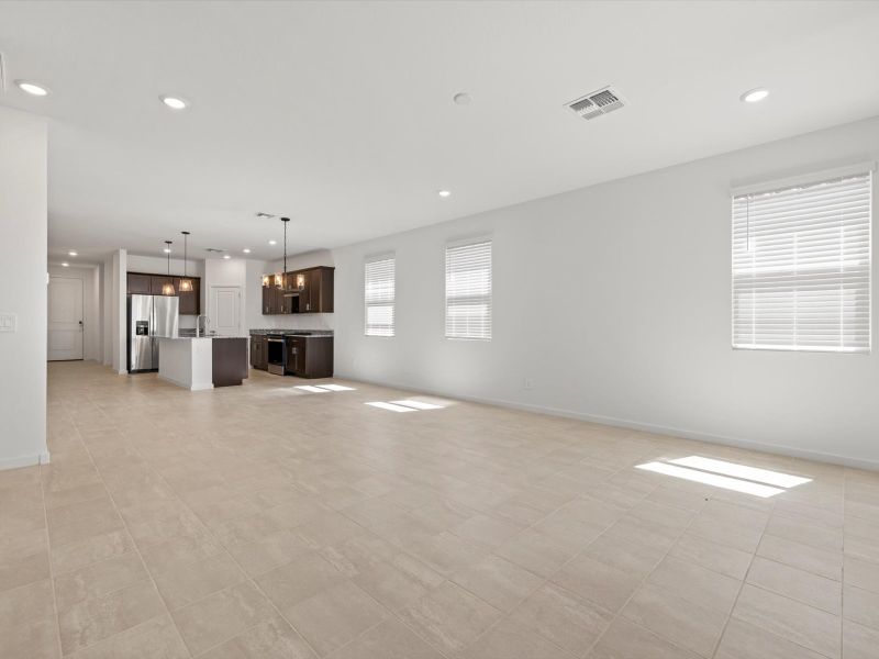 Spacious, unfurnished interior of a new home in Mountain View Estates Reserve Series, Buckeye (Image 15).