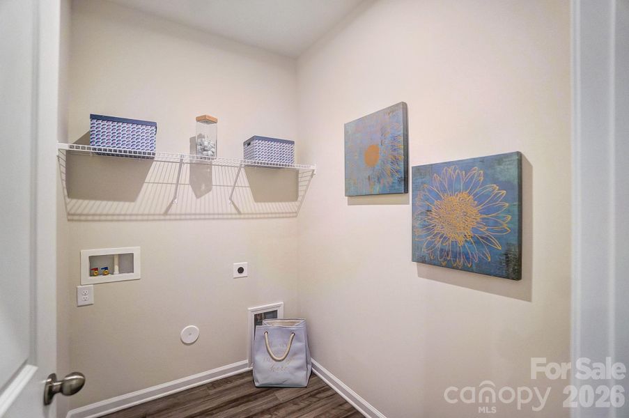 Representational only. Actual exterior elevation and interior finishes can vary. Representational only. Actual exterior elevation and interior finishes can vary.