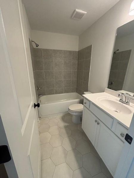 Furnished interior view inside a new home in , Buford (Image 9).