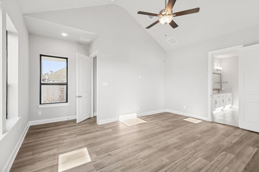 Spacious, unfurnished interior of a new home in Kresston, Magnolia (Image 37). Spacious, unfurnished interior of a new home in Kresston, Magnolia (Image 37).
