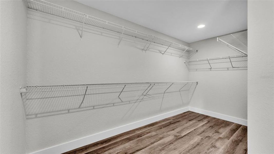 Spacious, unfurnished interior of a new home in , Sebring (Image 43).