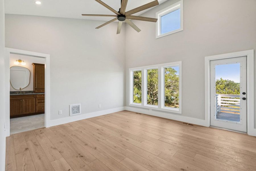 Spacious, unfurnished interior of a new home in , Charleston (Image 80).