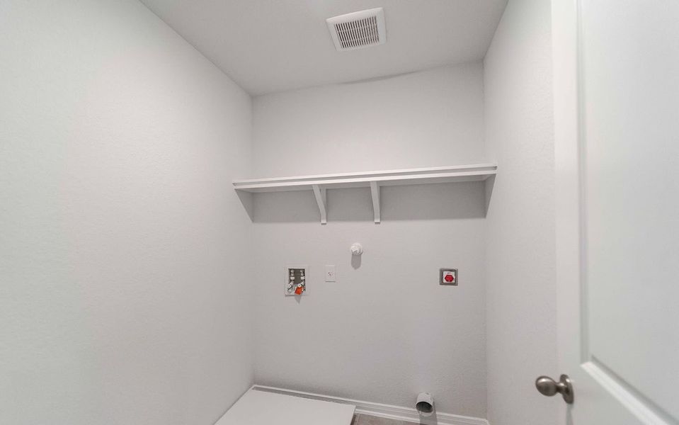 Spacious, unfurnished interior of a new home in Swenson Heights, Seguin (Image 16).